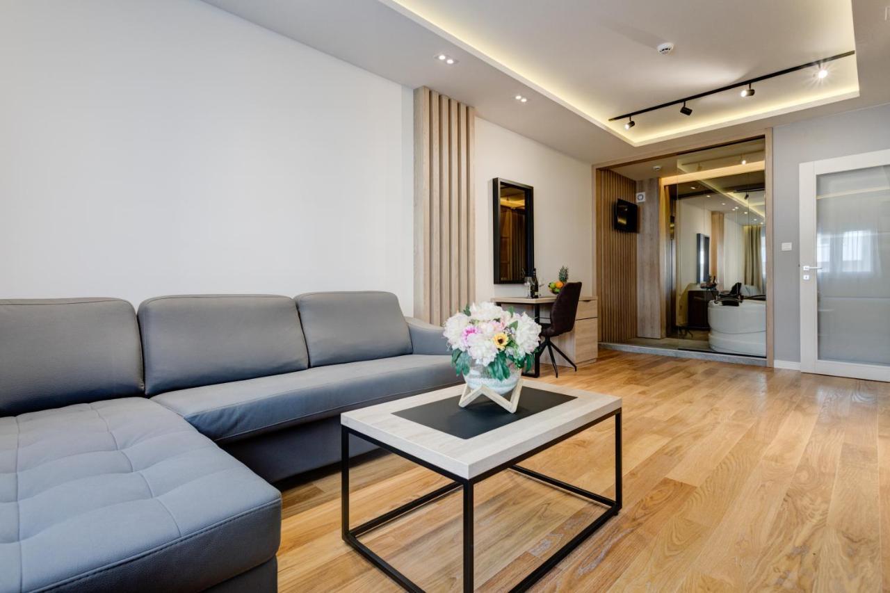 Apart Compliment Podgorica Bagian luar foto